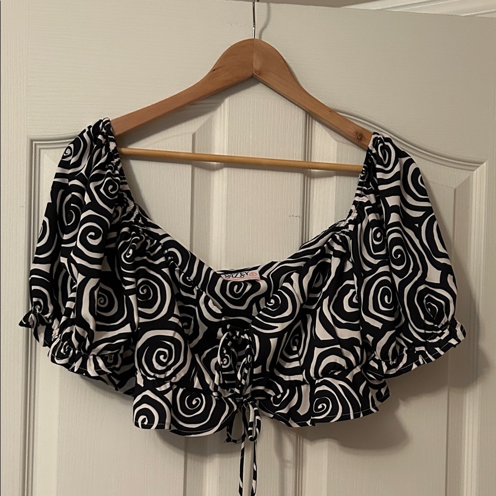 Dazey LA Black and White Swirl Shrug/Crop Top size 2XL
